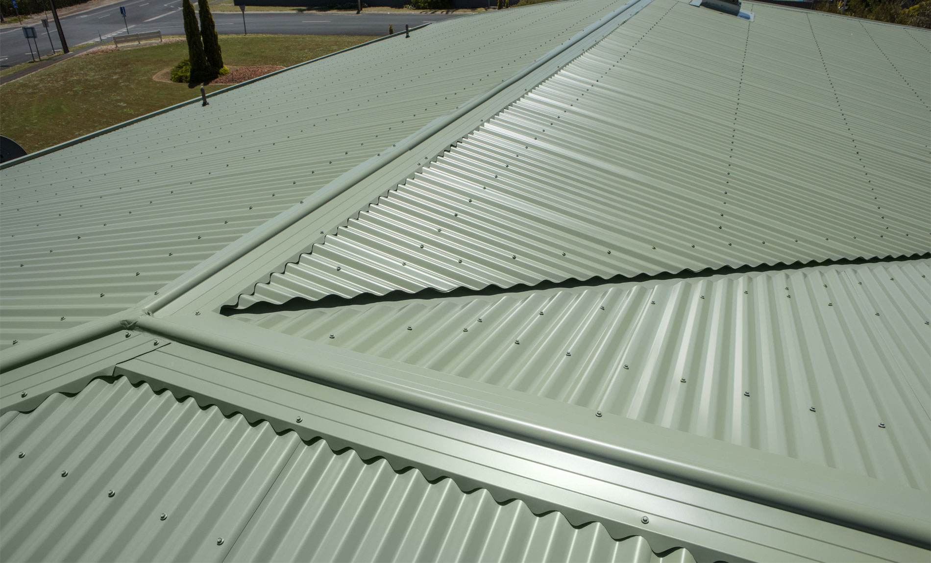 How to Pick Expert Services for a Corrugated Roofing