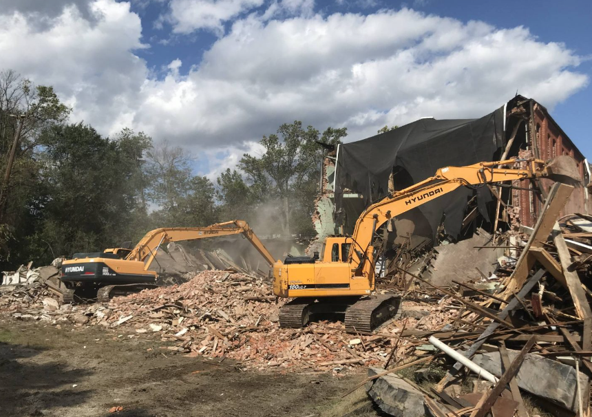 7 Factors to Consider When Choosing a Building Demolition Contractor