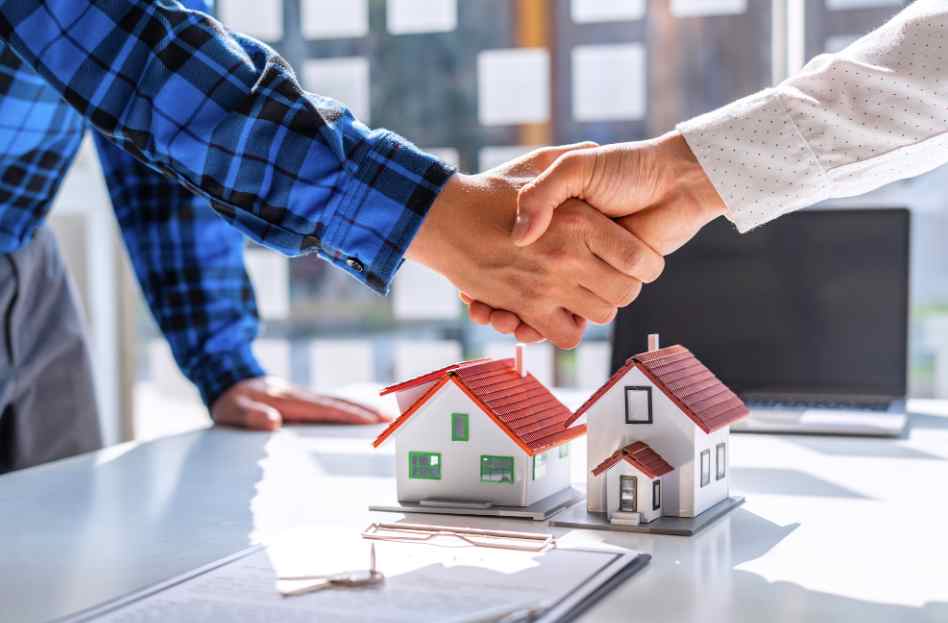 Building Local Credibility: How Real Estate Professionals Can Use Education to Drive Organic Client Growth
